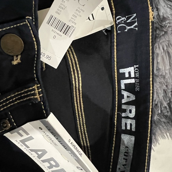 New York and Company, flare jeans. - Picture 7 of 7